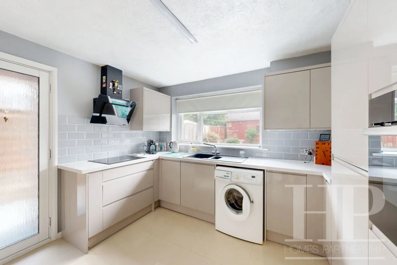 Martyrs Avenue, Crawley, RH11, photo 8