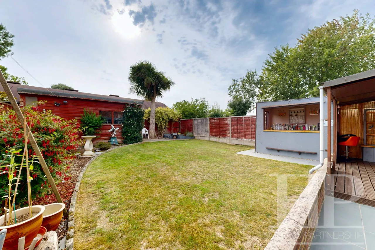 Martyrs Avenue, Crawley, RH11, photo 5