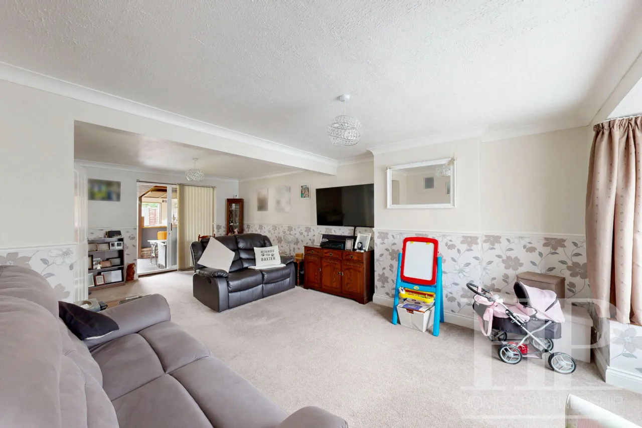Martyrs Avenue, Crawley, RH11, photo 6