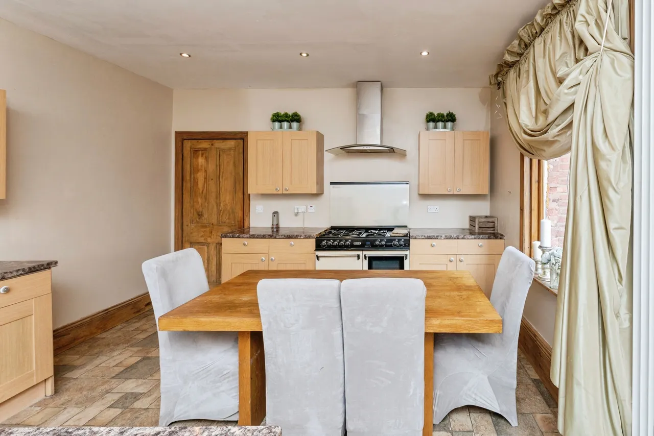 Highfield Park, Rhyl, LL18, photo 11