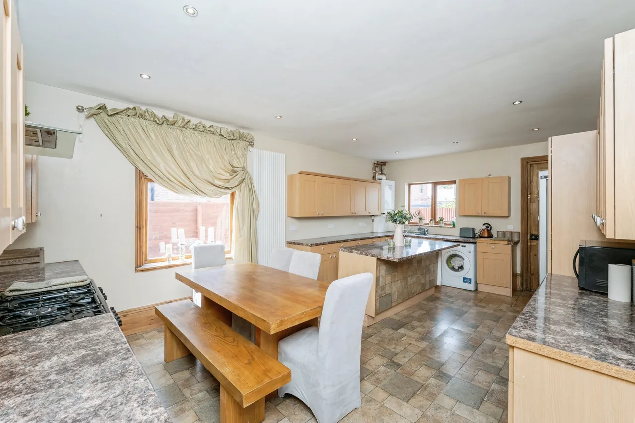 Highfield Park, Rhyl, LL18, photo 2
