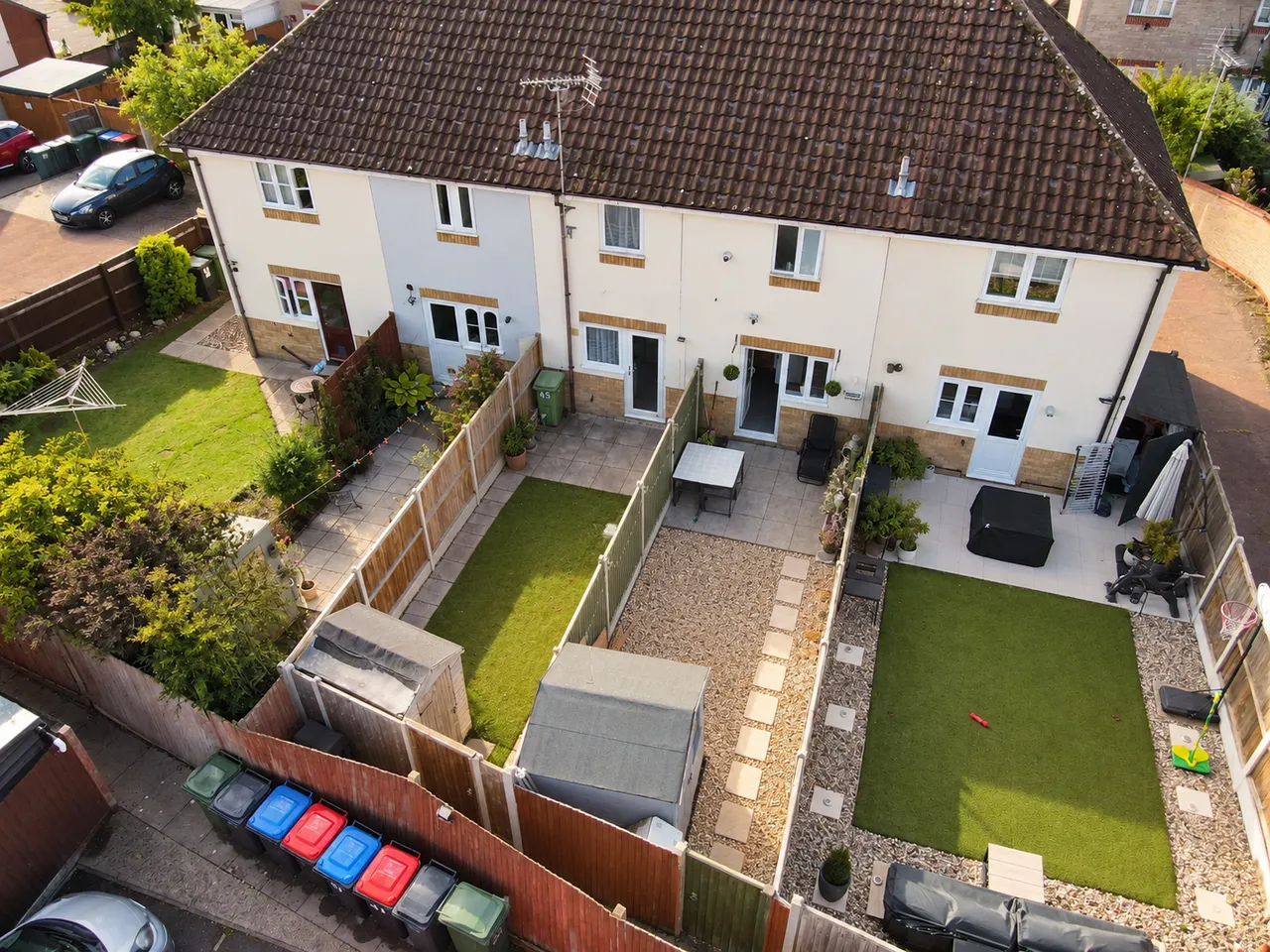 Constance Close, CM8, photo 7