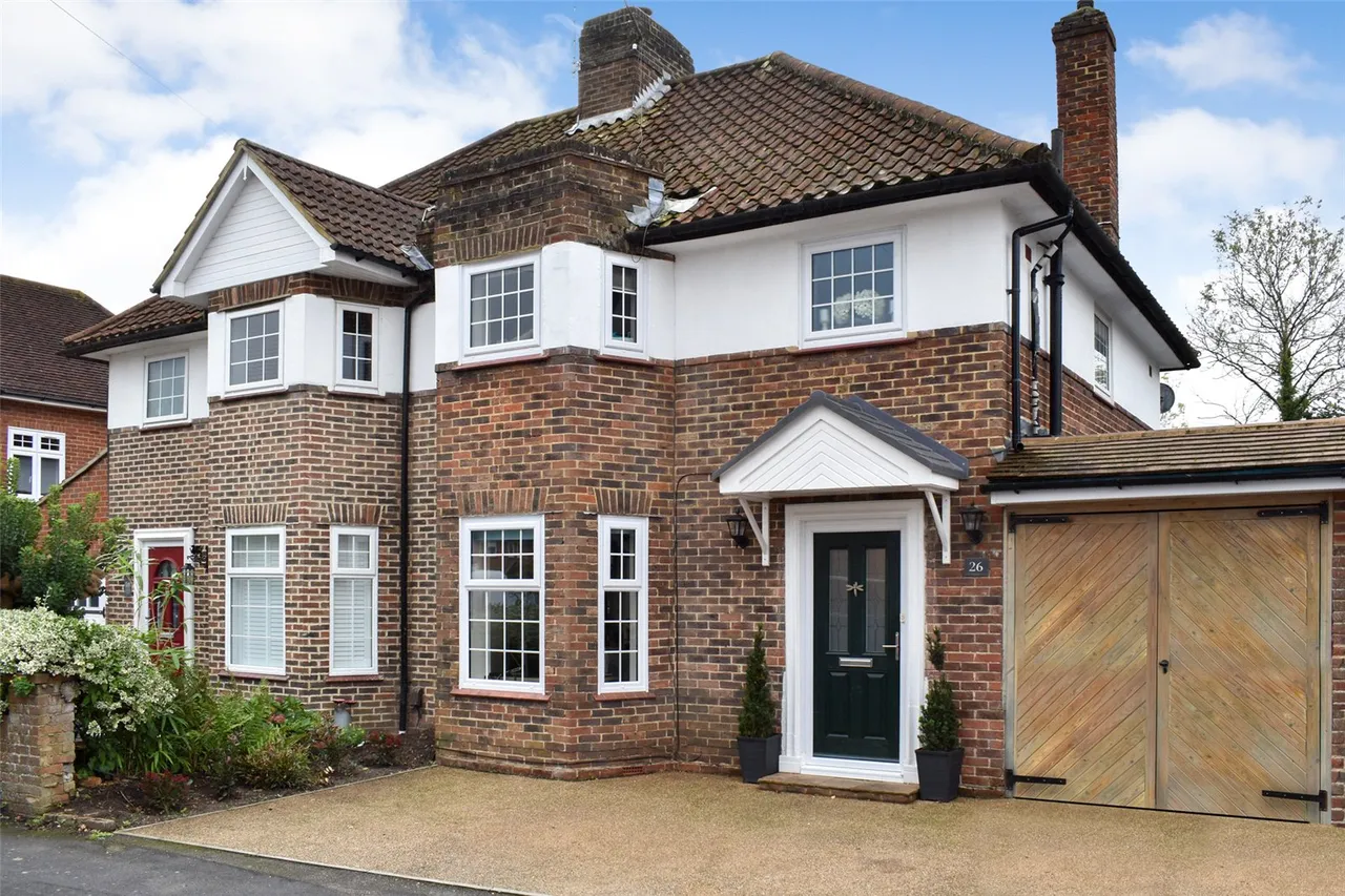 3 bed house for sale — Southmead Road, Aldershot, Hampshire, GU11 3HG