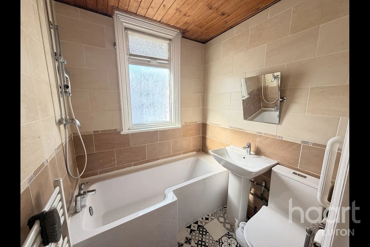 Carlton Crescent, LU3, photo 5
