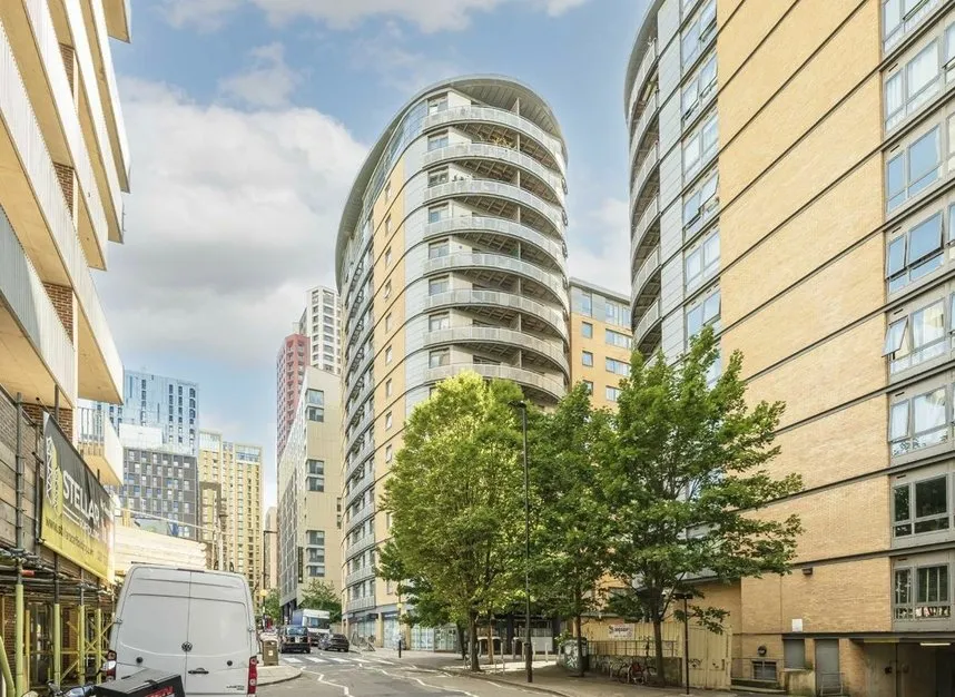 2 bed flat for sale — Victoria Road, Acton, W3