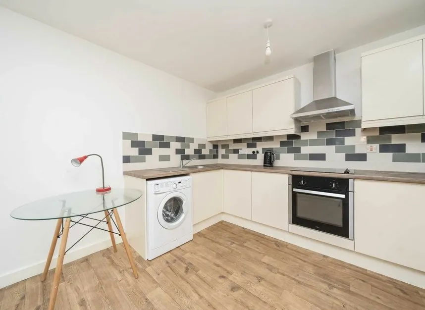 Victoria Road, Acton, W3, photo 2