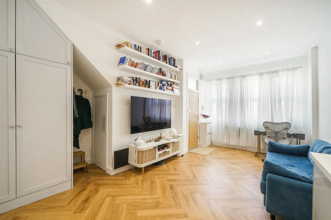 Mount Pleasant Crescent, London, photo 9