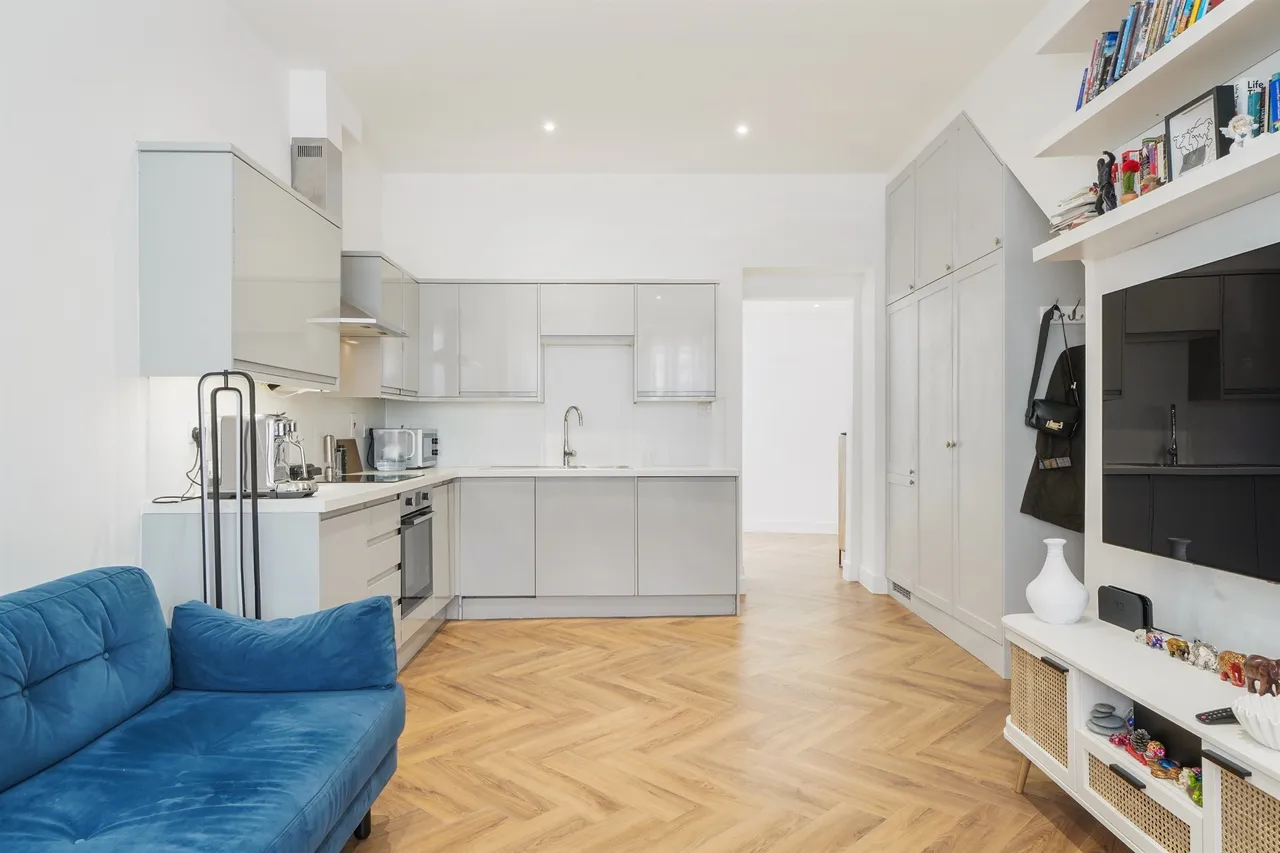 Mount Pleasant Crescent, London, photo 5