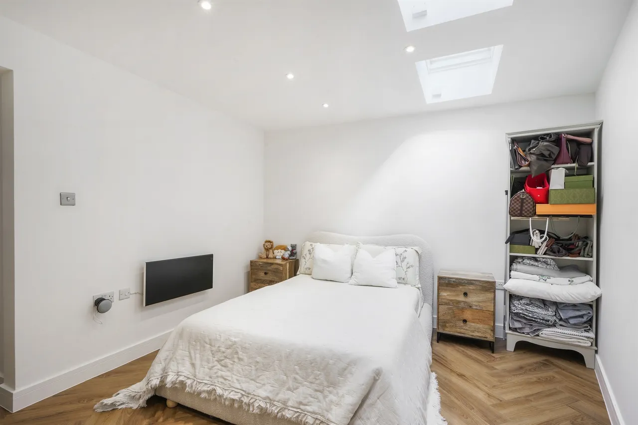 Mount Pleasant Crescent, London, photo 4