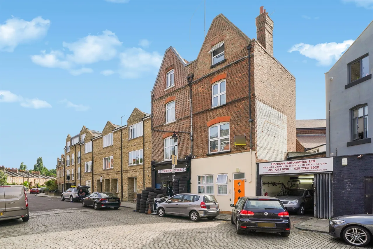 Mount Pleasant Crescent, London, photo 8