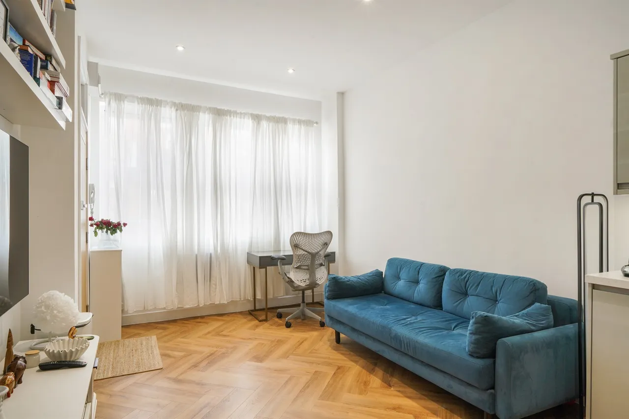 Mount Pleasant Crescent, London, photo 6
