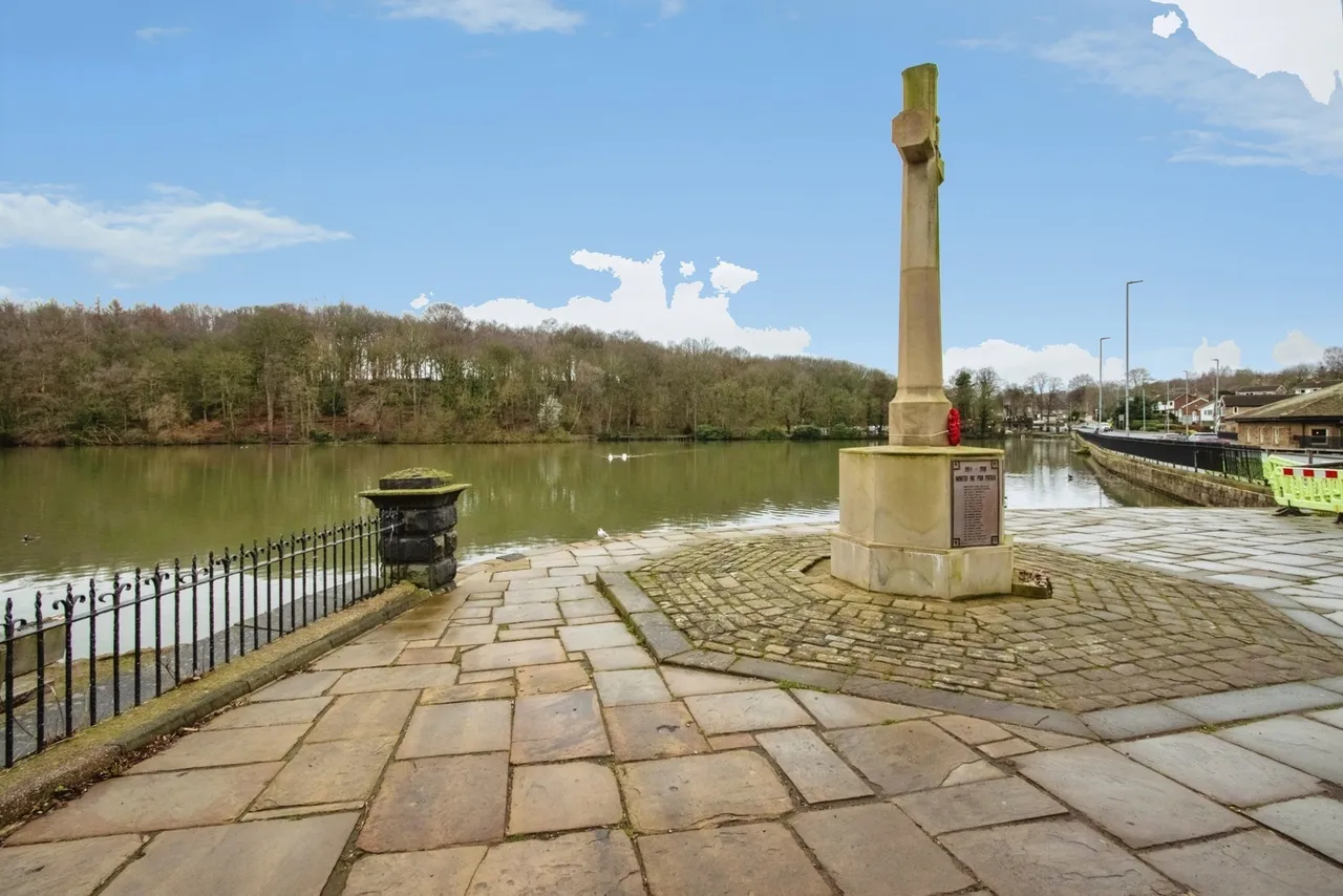 Hill Road, Newmillerdam, Wakefield, West Yorkshire, WF2, photo 20
