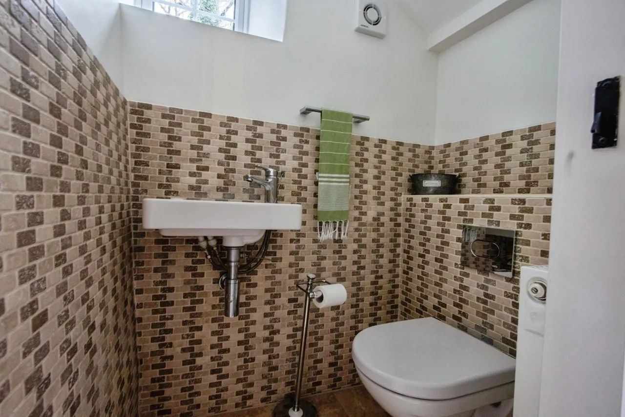 Hill Road, Newmillerdam, Wakefield, West Yorkshire, WF2, photo 9