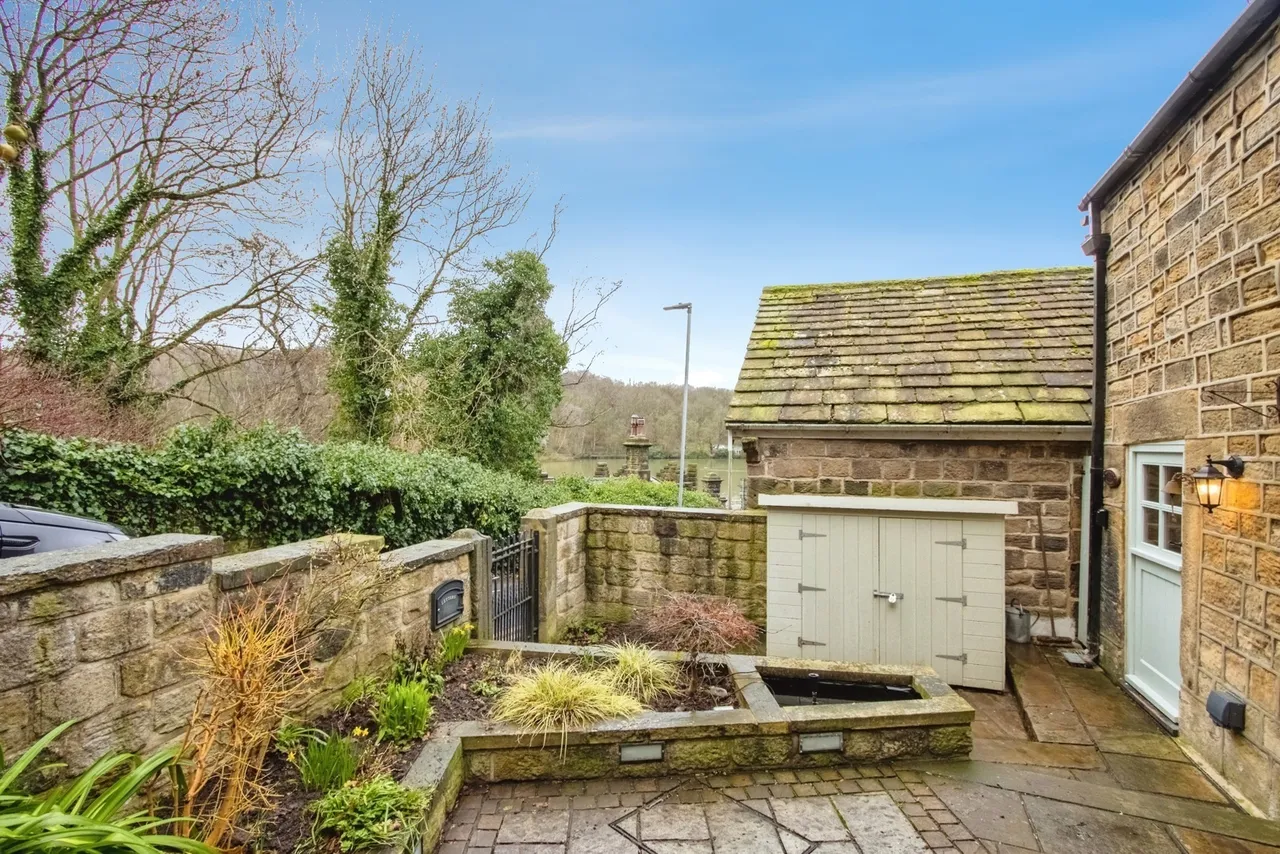 Hill Road, Newmillerdam, Wakefield, West Yorkshire, WF2, photo 16