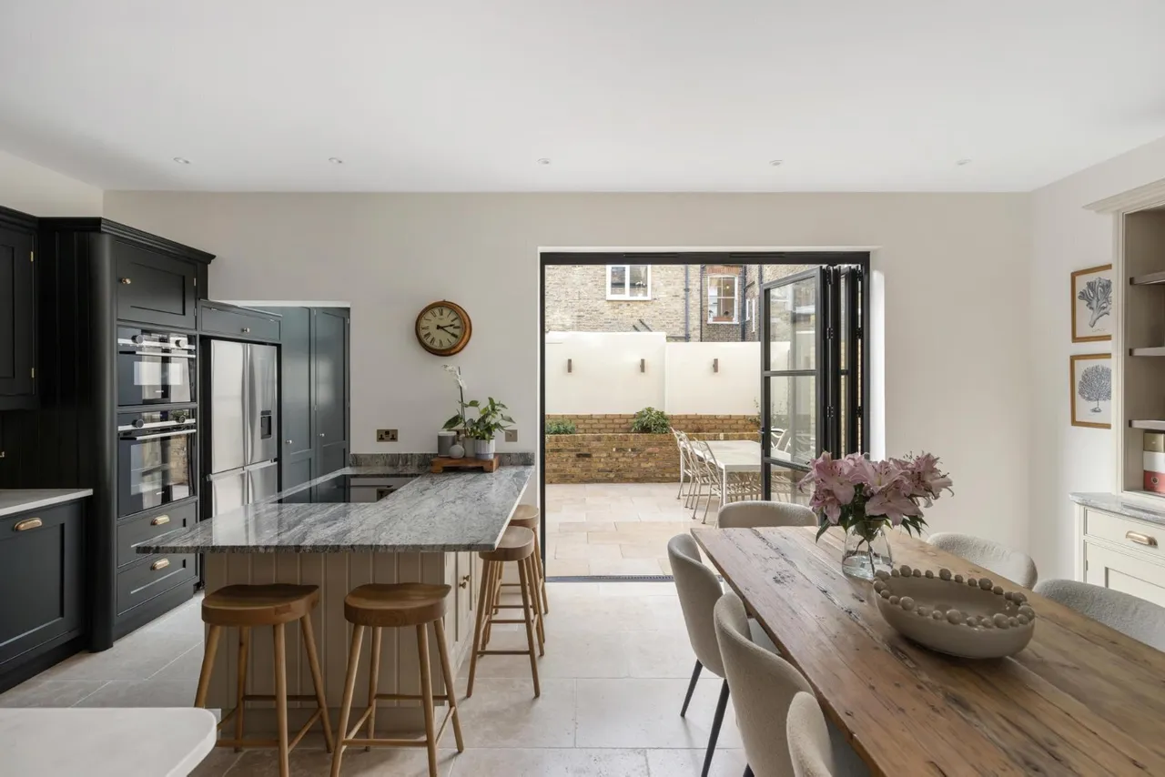 4 bed house for sale, Forthbridge Road, London, SW11