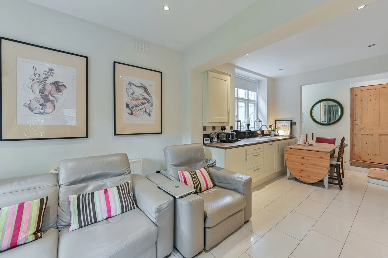 Flat 1, 19 Westwell Road, London, photo 3