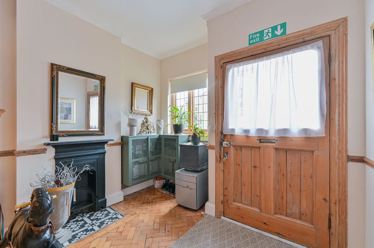 Flat 1, 19 Westwell Road, London, photo 11