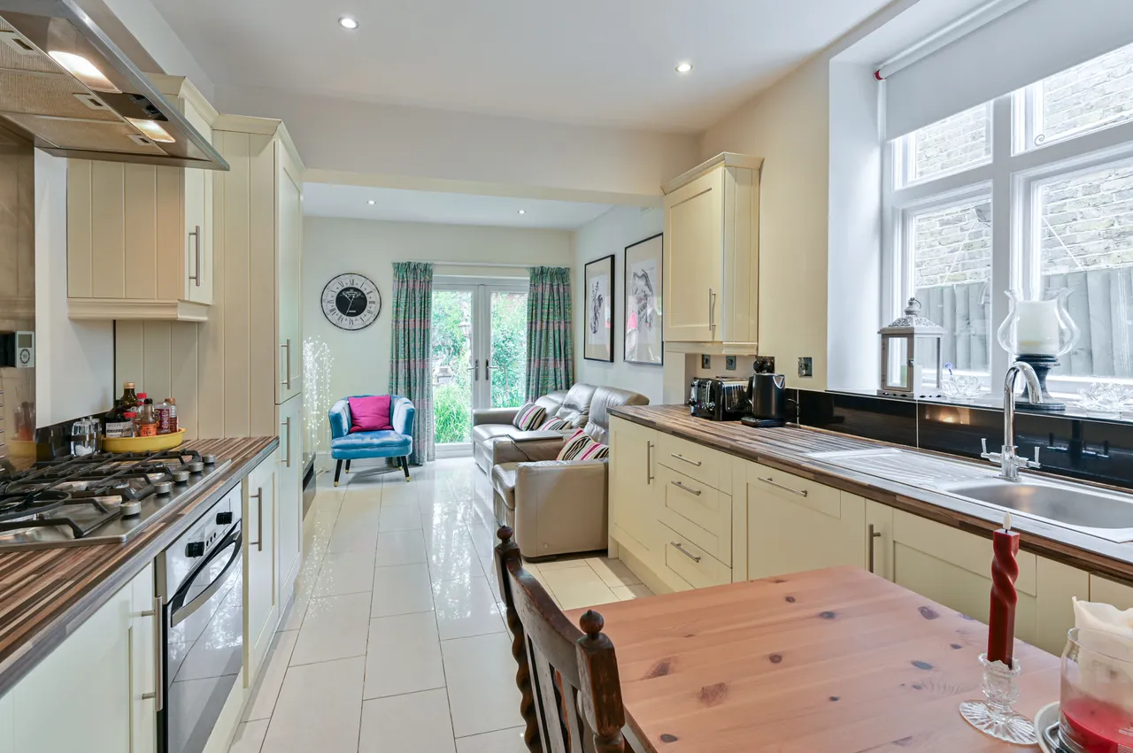 Flat 1, 19 Westwell Road, London, photo 9