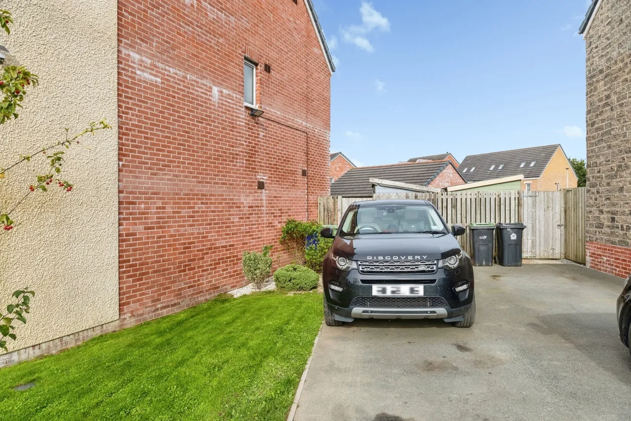 Maes Macsen, Carmarthen, SA31, photo 16