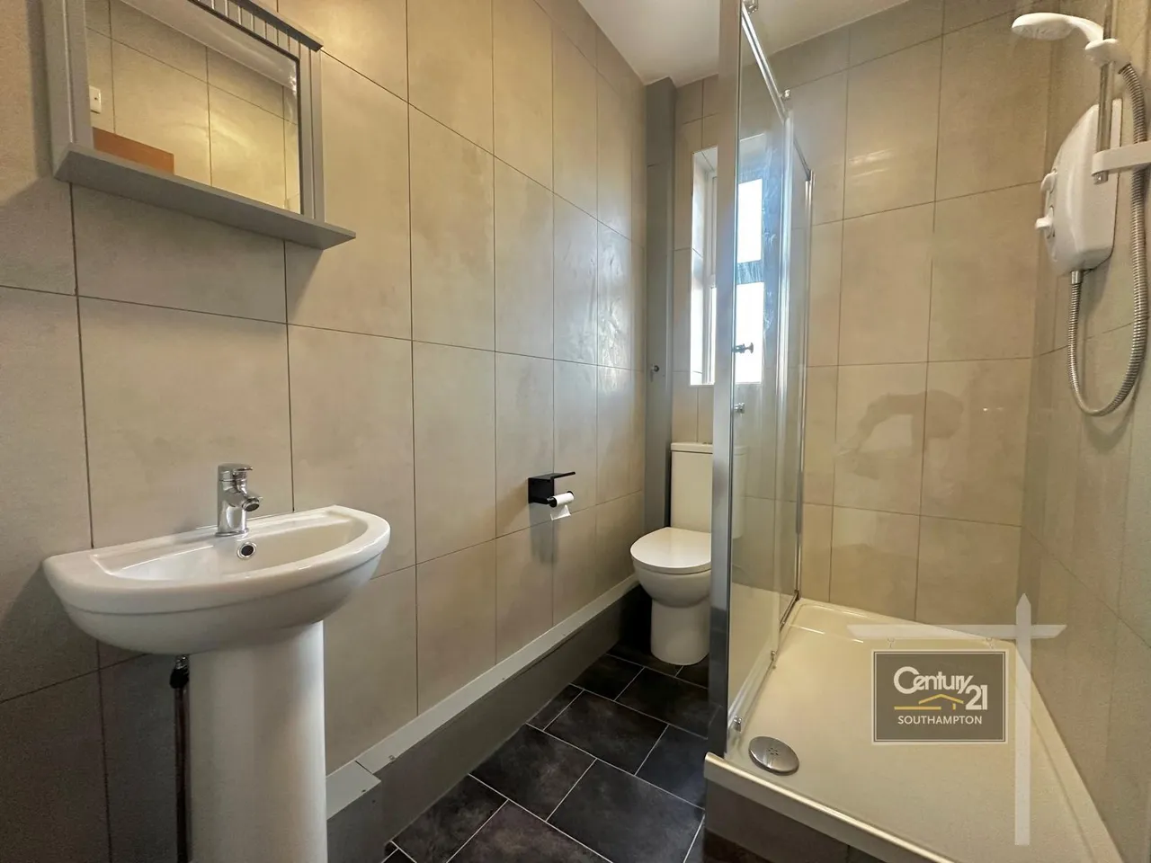 Bitterne Road West, Southampton, SO18, photo 5