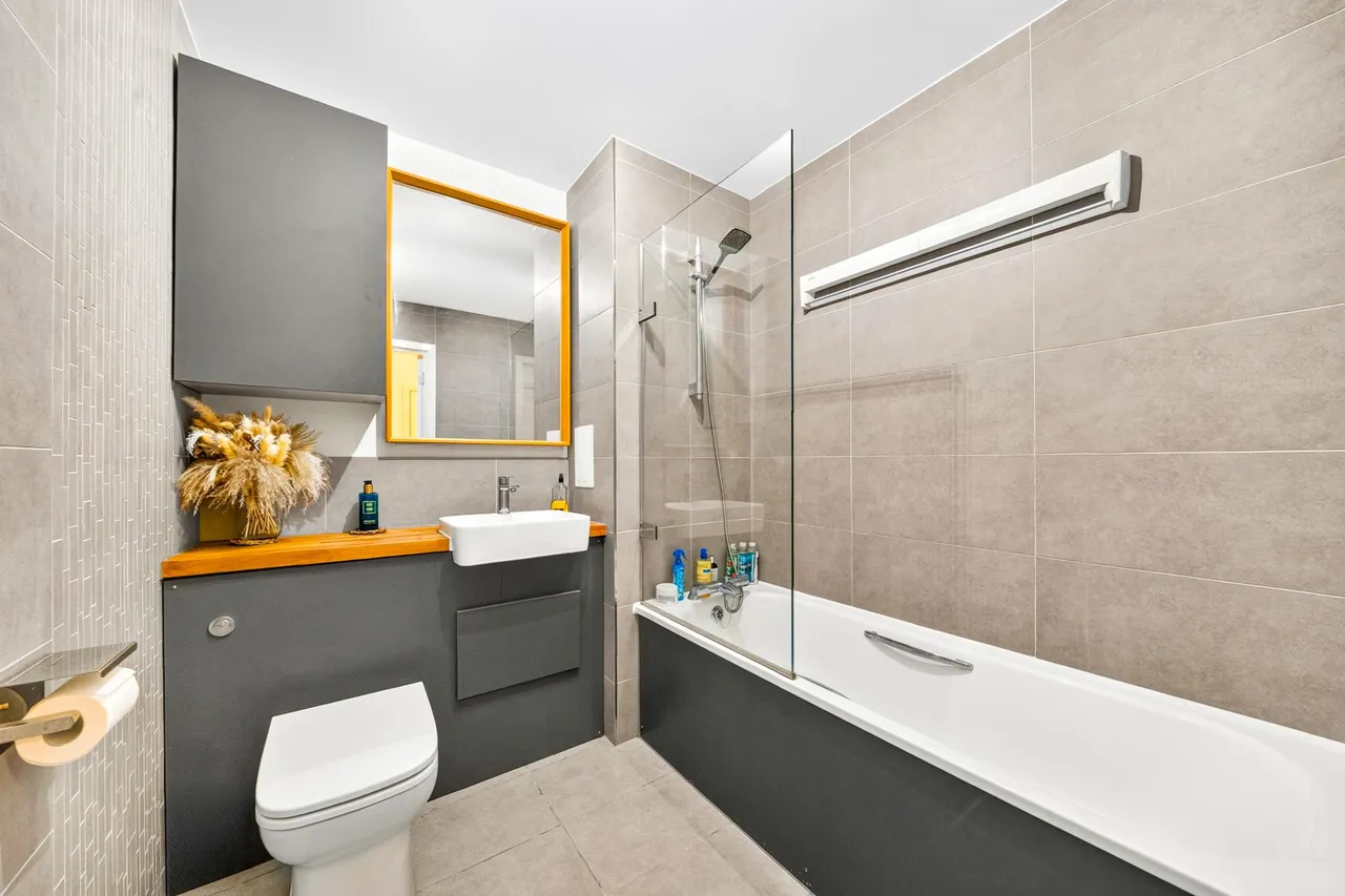Katherine Close, London, N4, photo 8