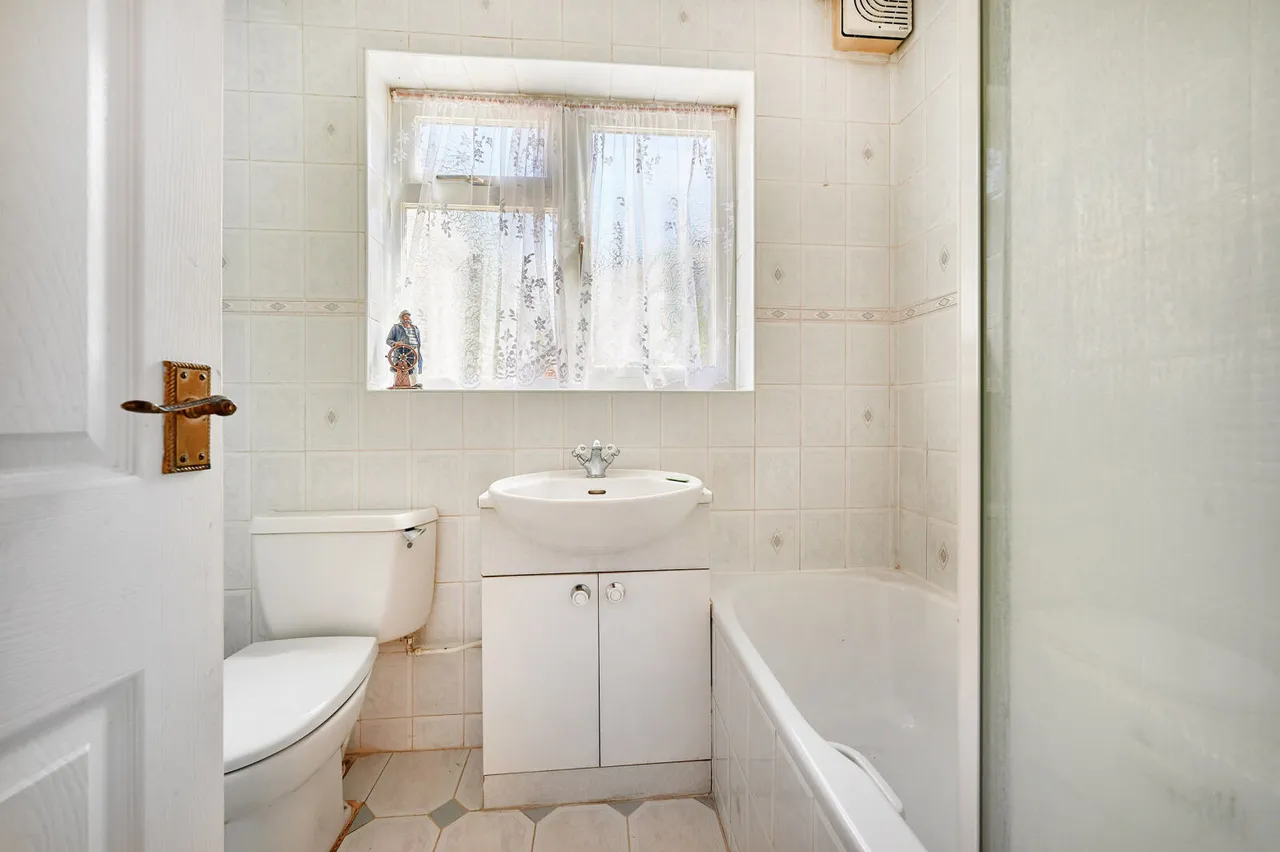 Wick Avenue, Wheathampstead, AL4, photo 11