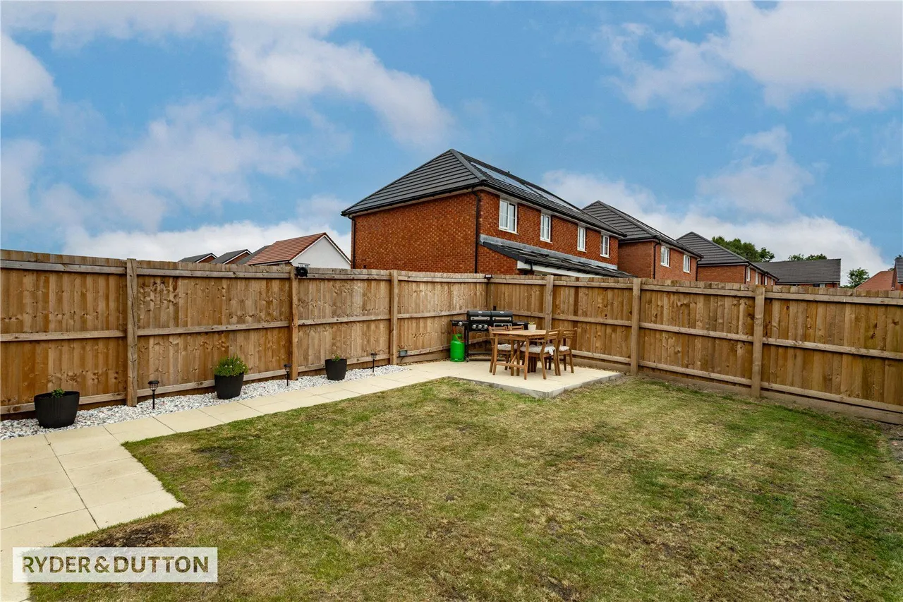 Franks Close, Castleton, OL11, photo 4