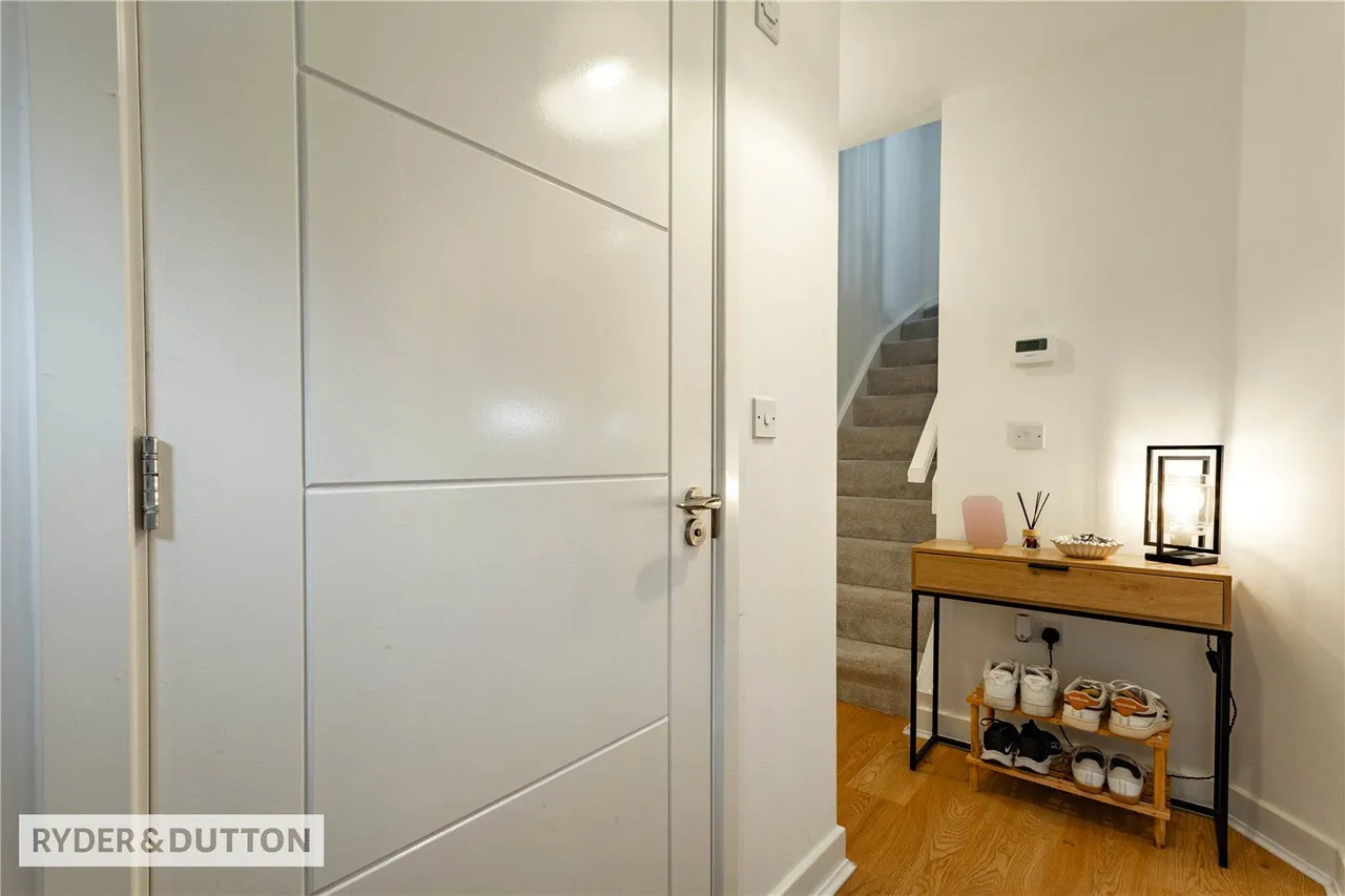 Franks Close, Castleton, OL11, photo 9