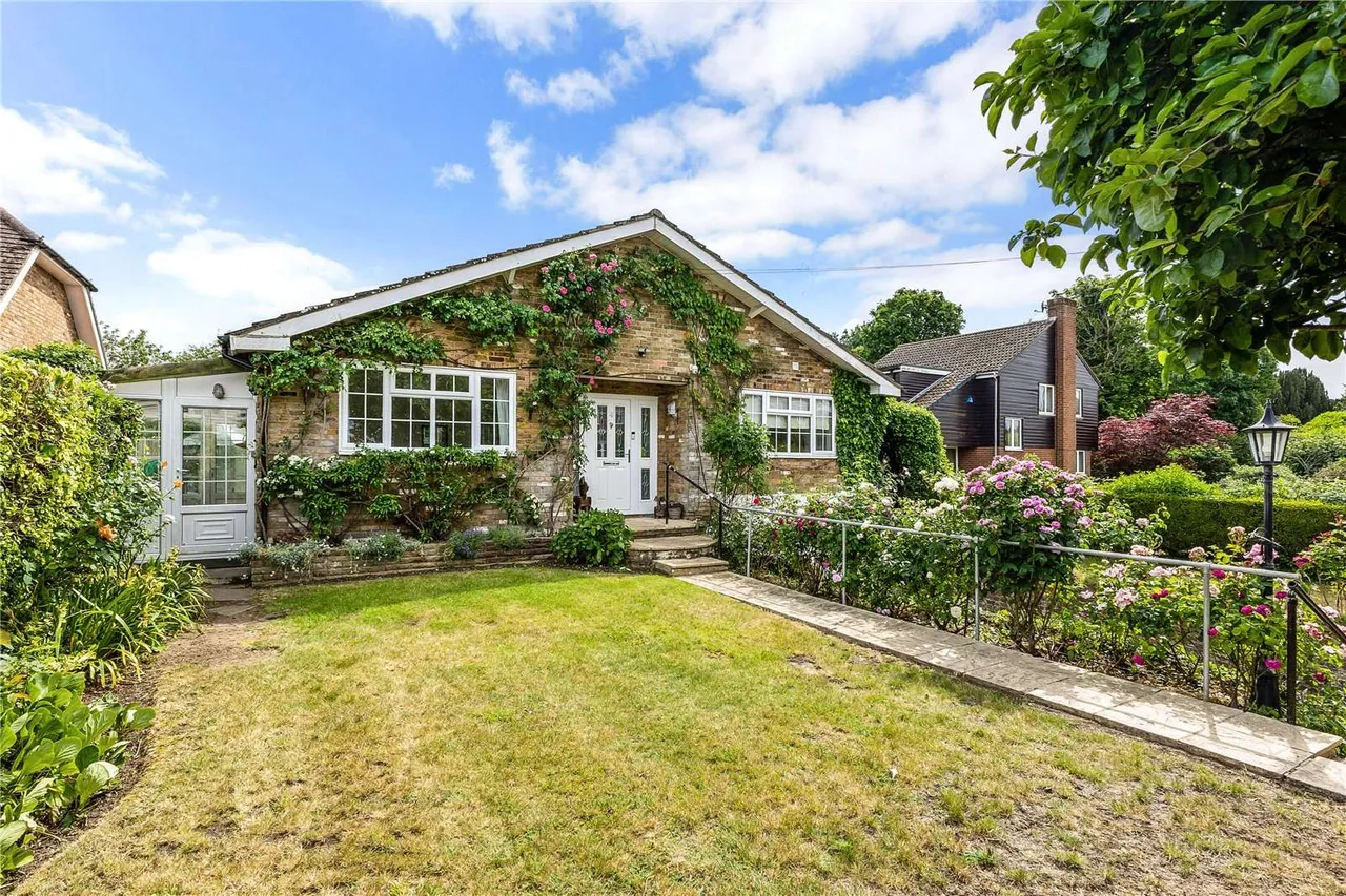 Singlets Lane, Flamstead, St. Albans, Hertfordshire, AL3 8EP, photo 2