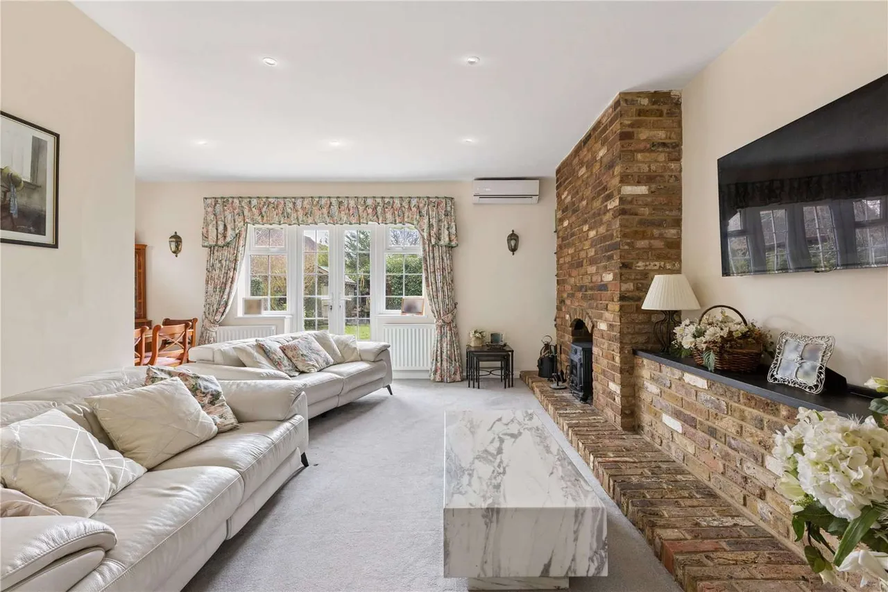 Singlets Lane, Flamstead, St. Albans, Hertfordshire, AL3 8EP, photo 7