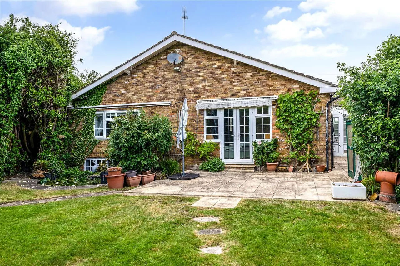 Singlets Lane, Flamstead, St. Albans, Hertfordshire, AL3 8EP, photo 3