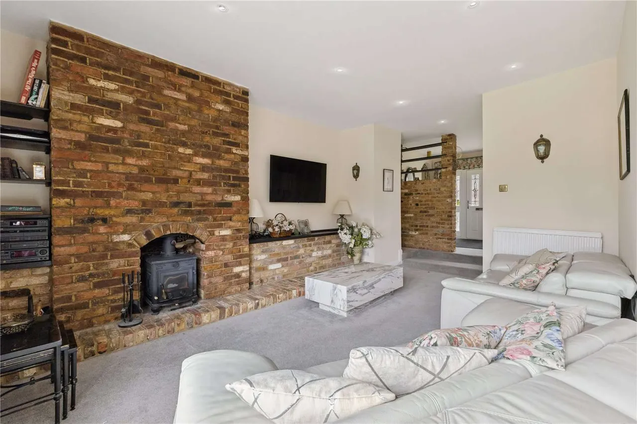 Singlets Lane, Flamstead, St. Albans, Hertfordshire, AL3 8EP, photo 5