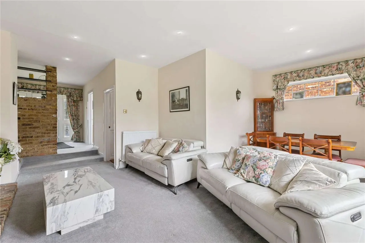 Singlets Lane, Flamstead, St. Albans, Hertfordshire, AL3 8EP, photo 8