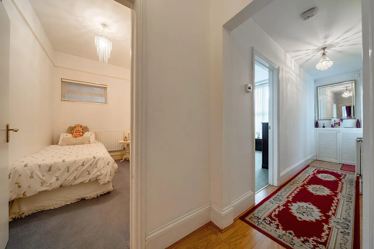 Park Crescent, DA8, photo 10