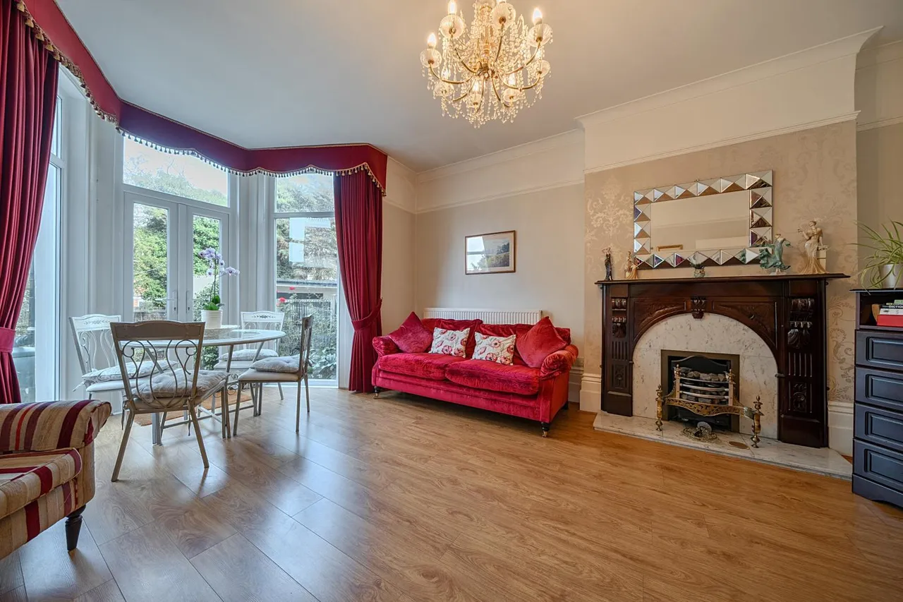Park Crescent, DA8, photo 17