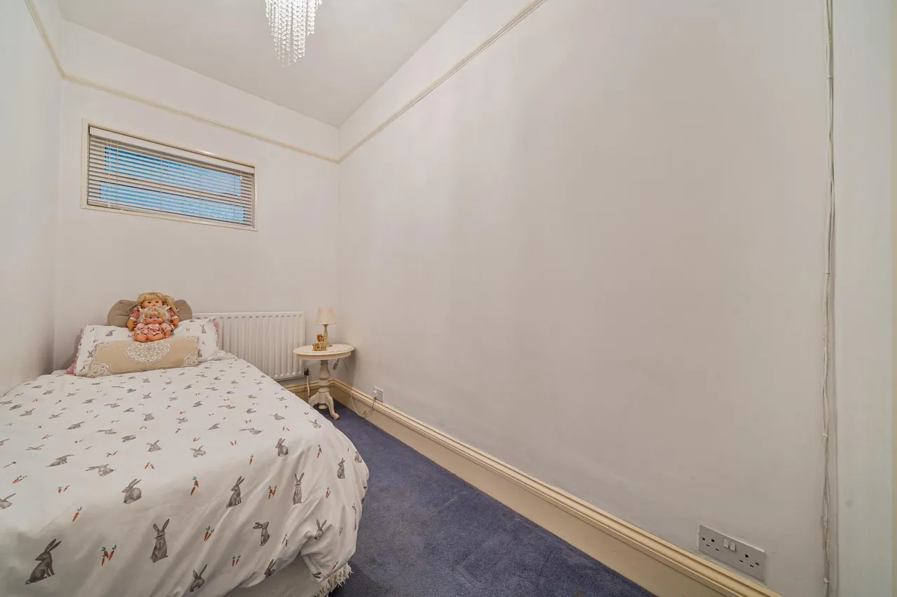 Park Crescent, DA8, photo 11