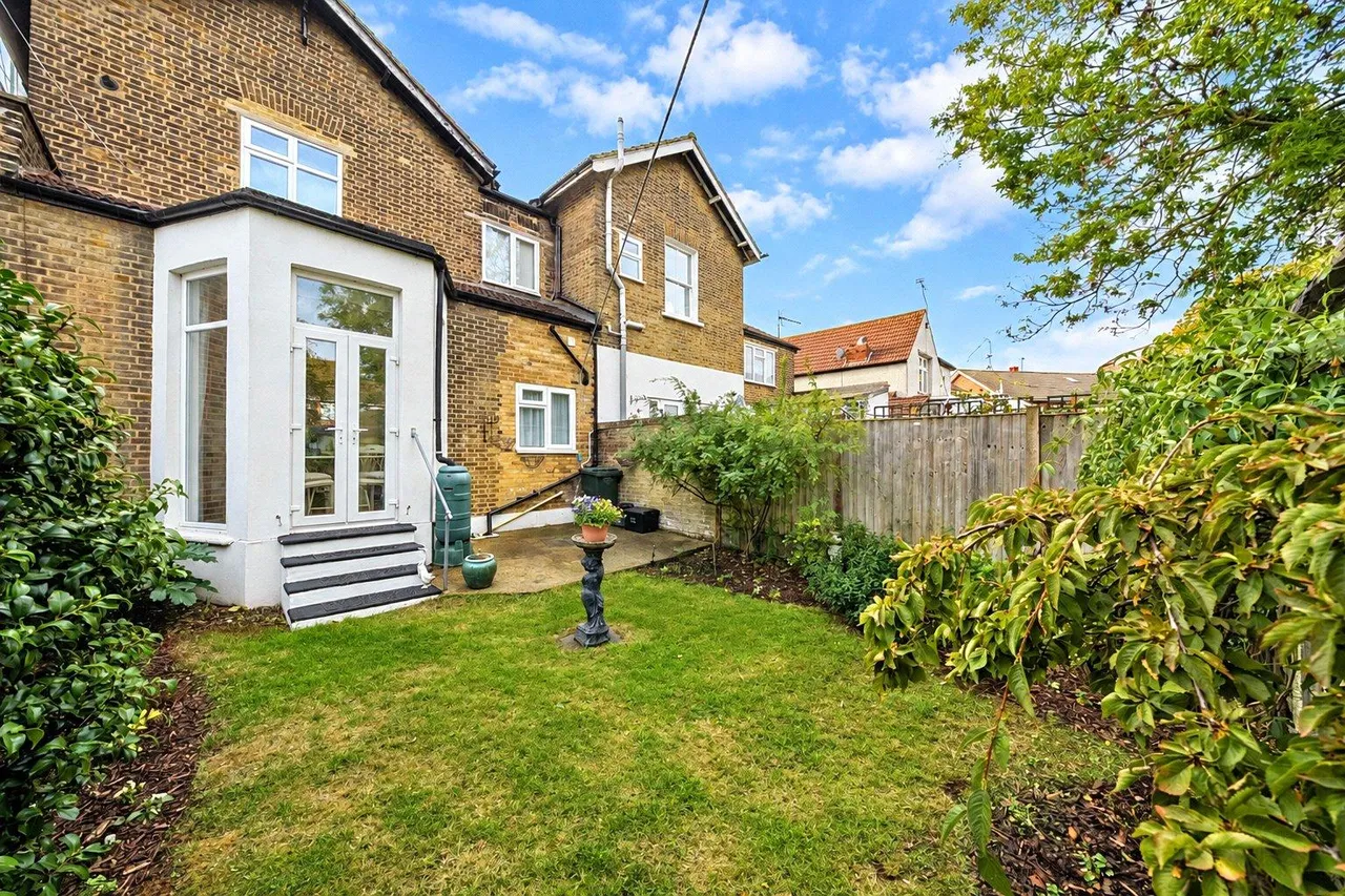 Park Crescent, DA8, photo 5