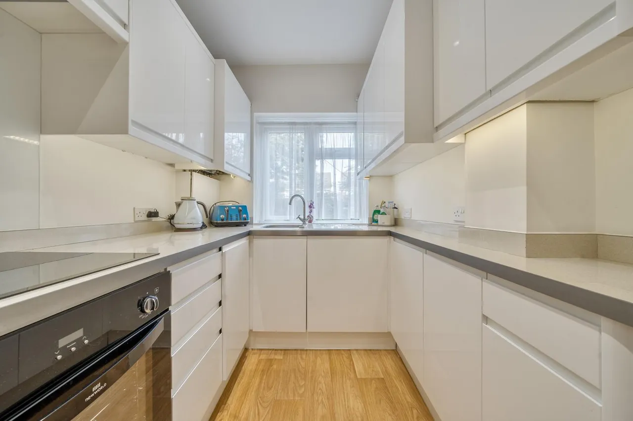 Park Crescent, DA8, photo 15