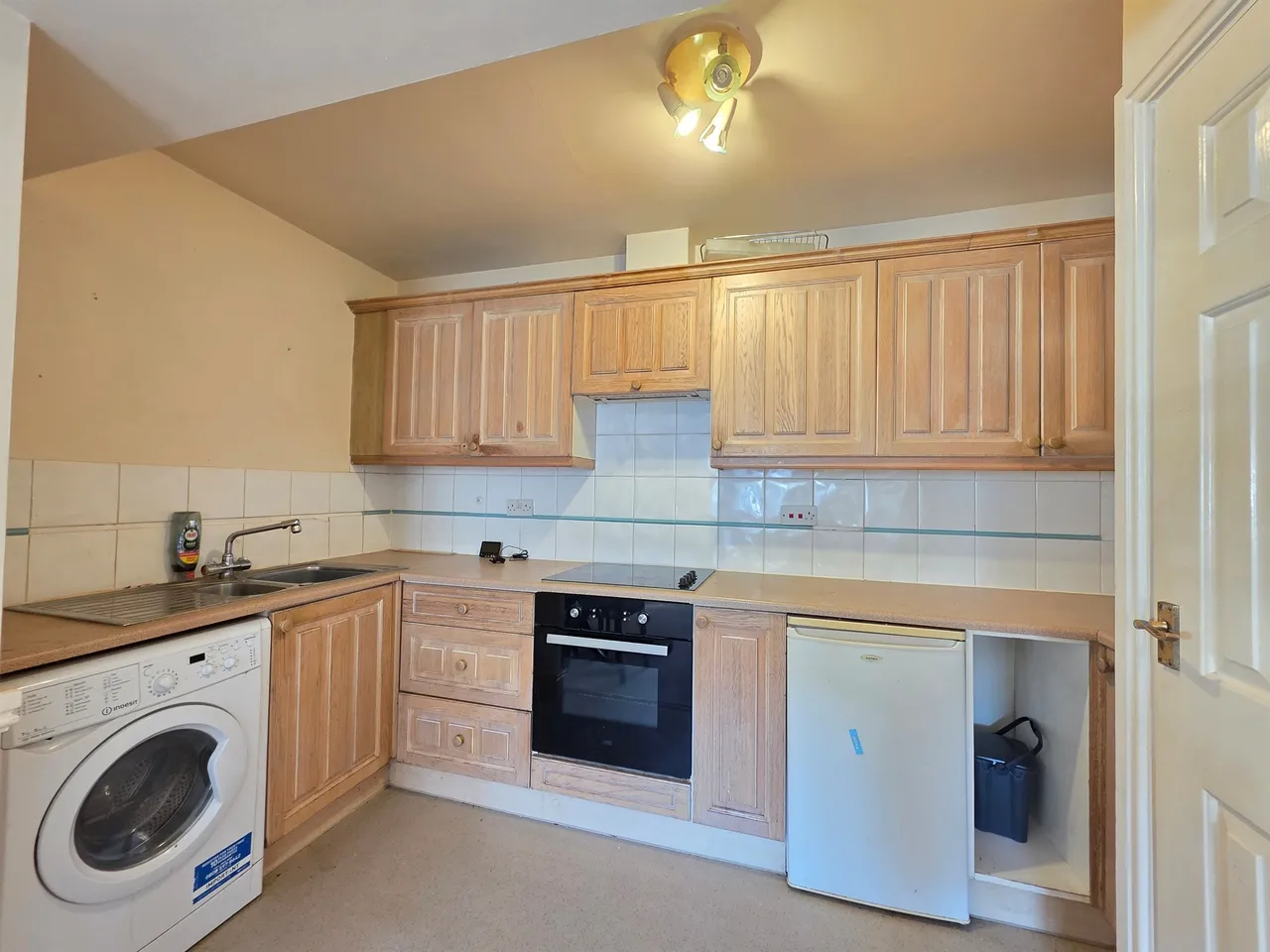 Bicester Road, Aylesbury, photo 5