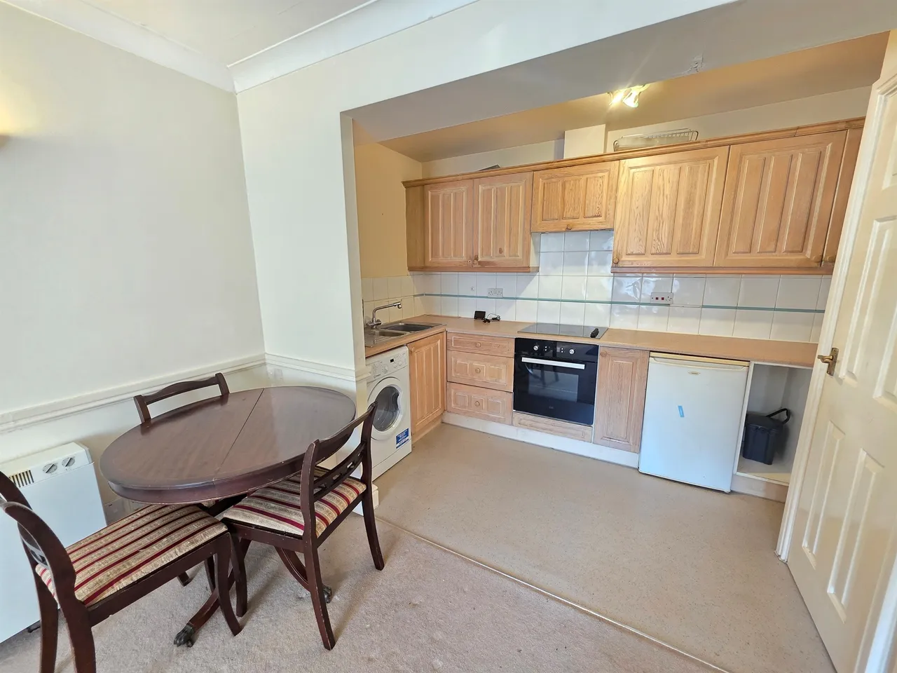 Bicester Road, Aylesbury, photo 4