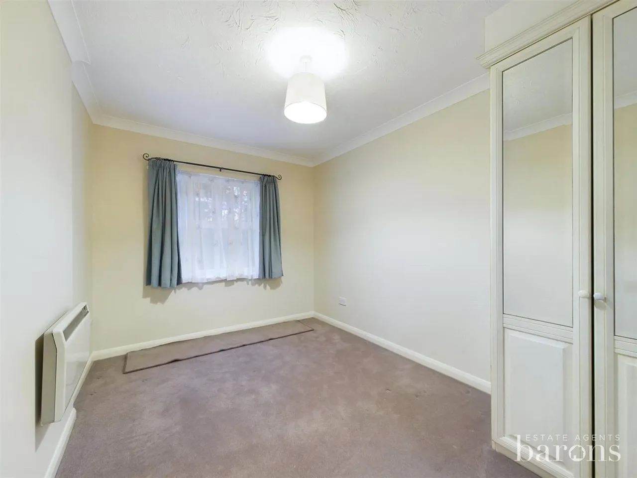 Regent Court, Norn Hill, RG21, photo 6