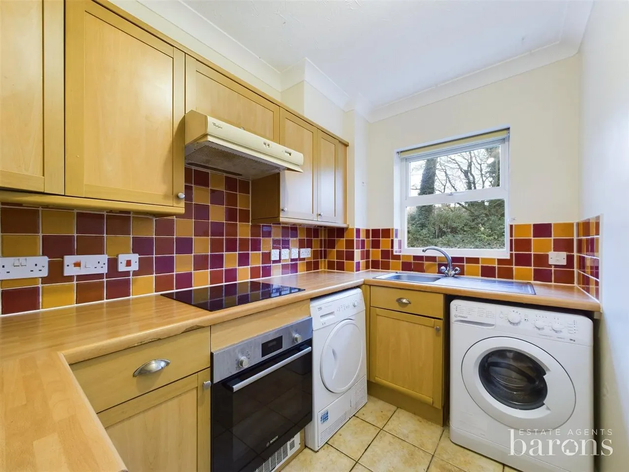 Regent Court, Norn Hill, RG21, photo 4
