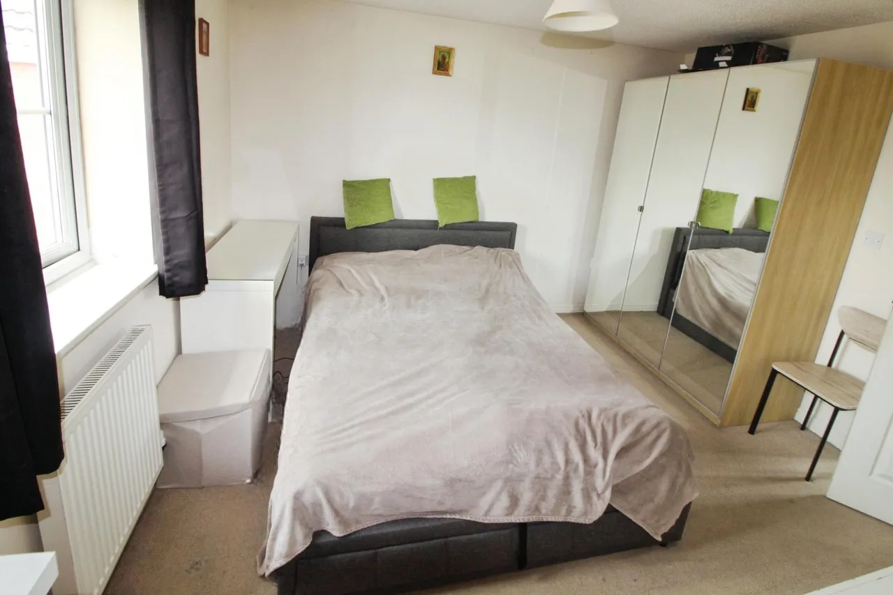 Gloucester Court, Scunthorpe, DN15, photo 9