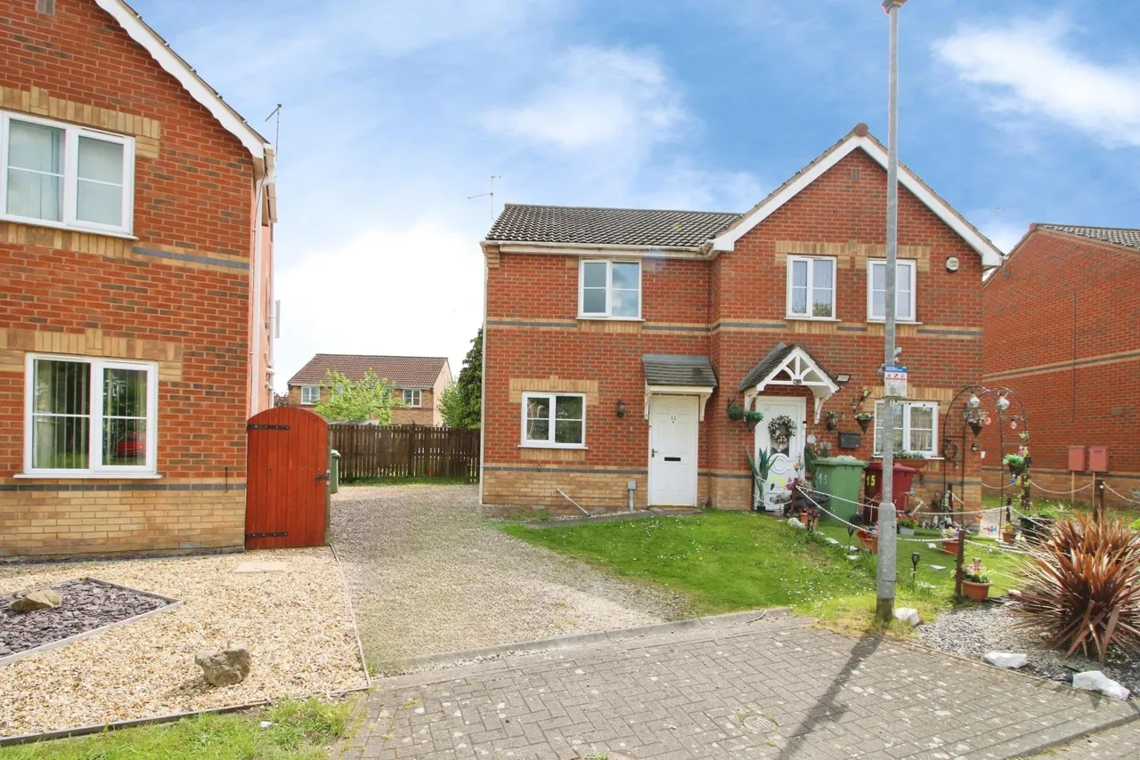2 bed house for sale, Gloucester Court, Scunthorpe, DN15