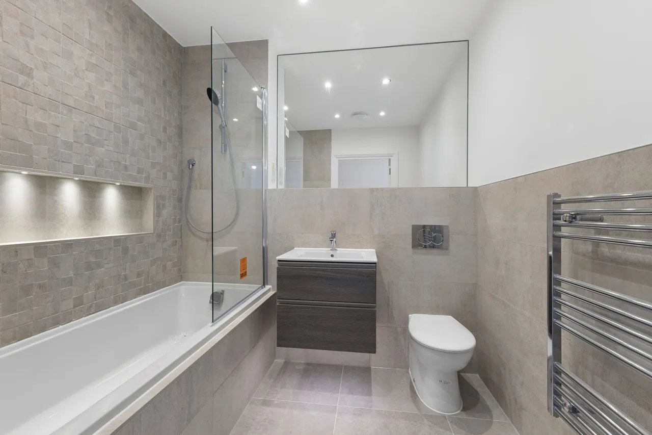 Shalford Lodge, Kingston Hill, Kingst..., photo 10