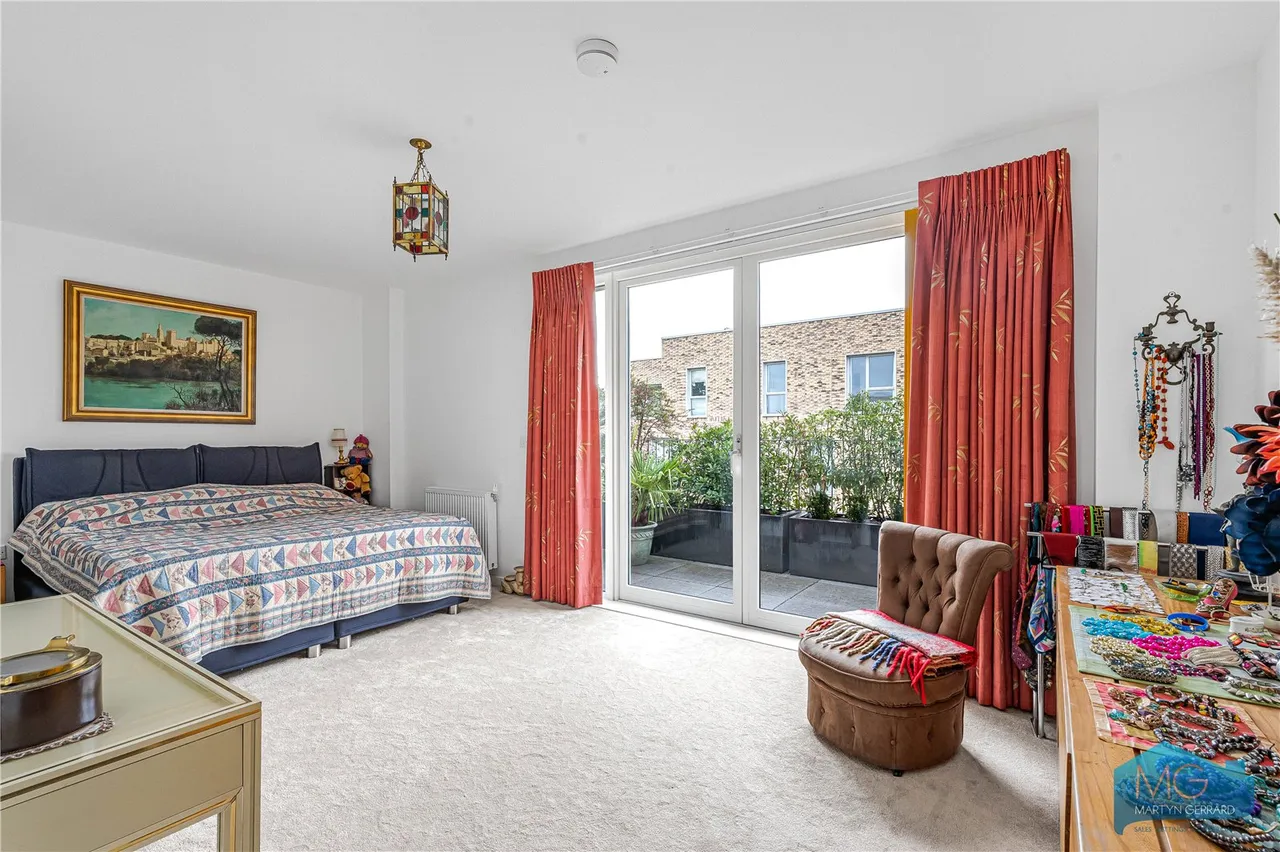 Cornforth Lane, London, NW7, photo 21