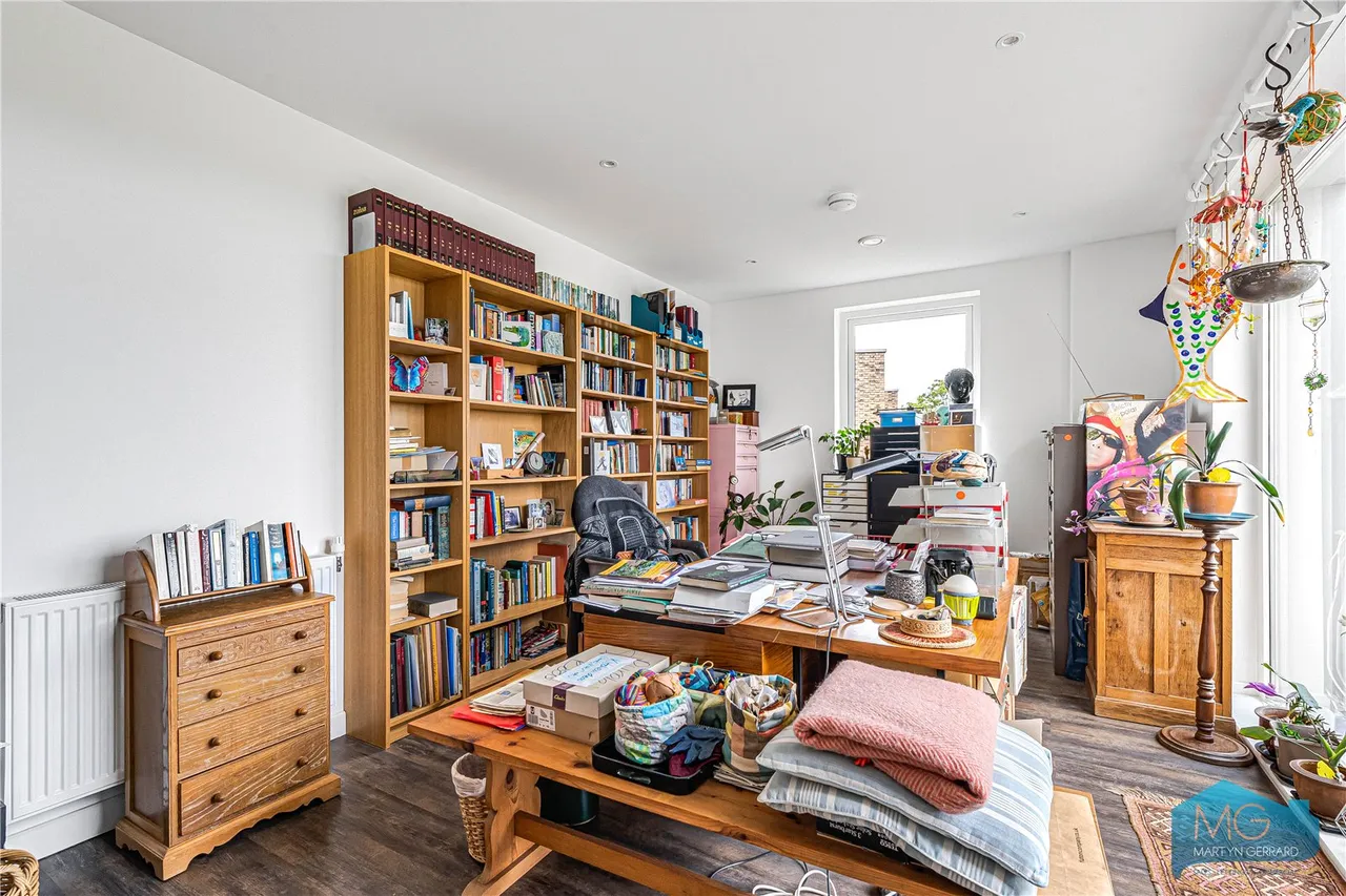 Cornforth Lane, London, NW7, photo 14