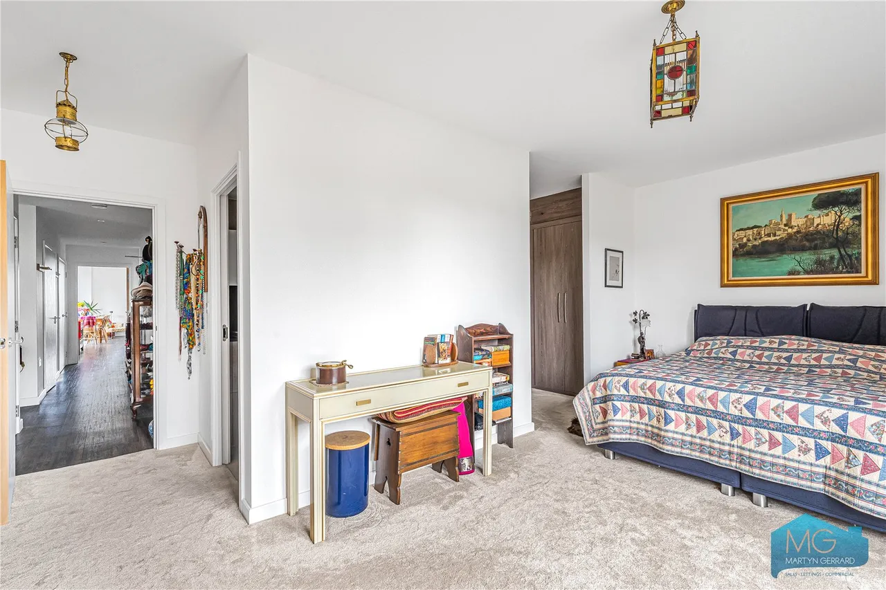 Cornforth Lane, London, NW7, photo 22