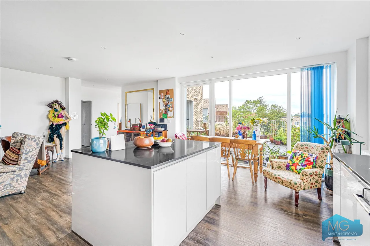 Cornforth Lane, London, NW7, photo 10