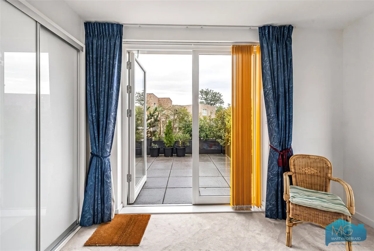 Cornforth Lane, London, NW7, photo 30